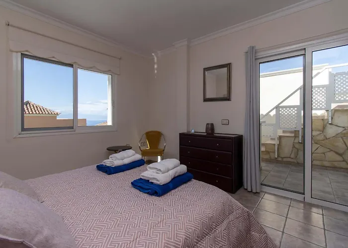 Catherine Βίλα *